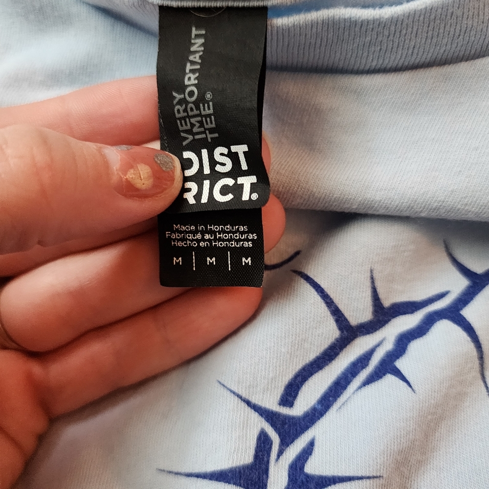 LOVE Tee - Picture 2 of 2